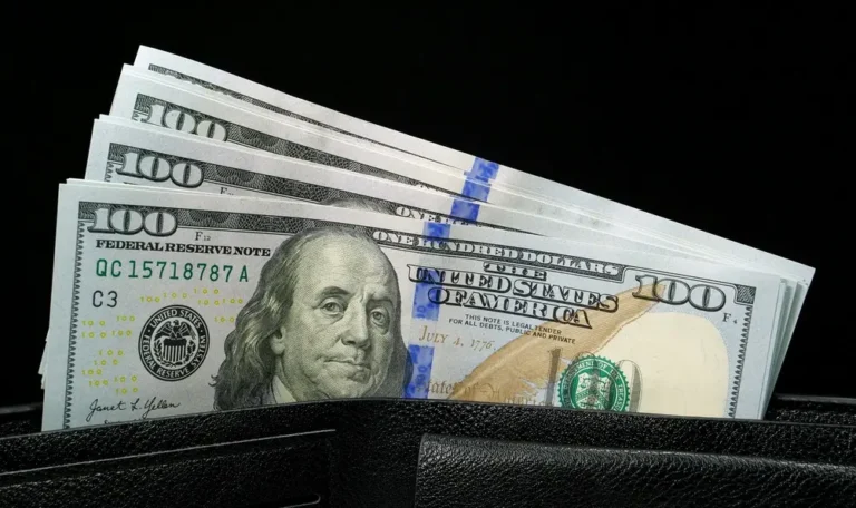 How Much Do SSI and SSDI Pay When Combined?